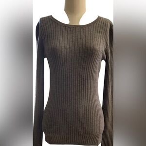 Ply Cashmere gray/pepper heather sweater. 100% cashmere.